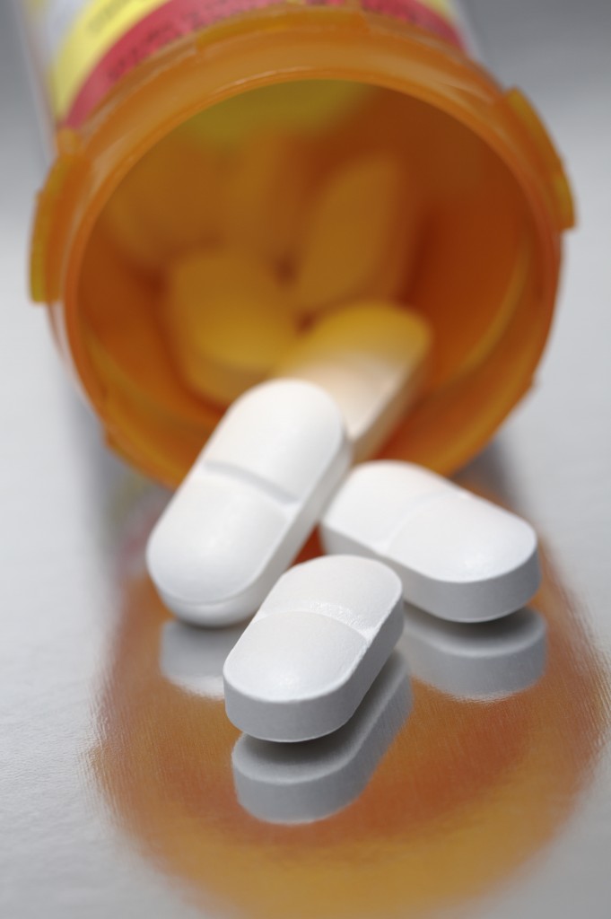 01 Sep 2013 --- Antibiotic pills that contain 875 mg of amoxicillin and 125 mg of clavulanate potassium --- Image by © GIPhotoStock/Corbis