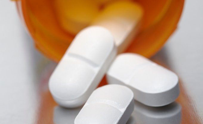 01 Sep 2013 --- Antibiotic pills that contain 875 mg of amoxicillin and 125 mg of clavulanate potassium --- Image by © GIPhotoStock/Corbis