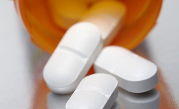01 Sep 2013 --- Antibiotic pills that contain 875 mg of amoxicillin and 125 mg of clavulanate potassium --- Image by © GIPhotoStock/Corbis